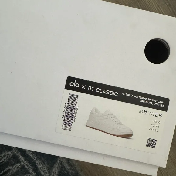 NIB Alo Recovery Mode Sneaker - Natural White/Gum - Picture 5 of 8